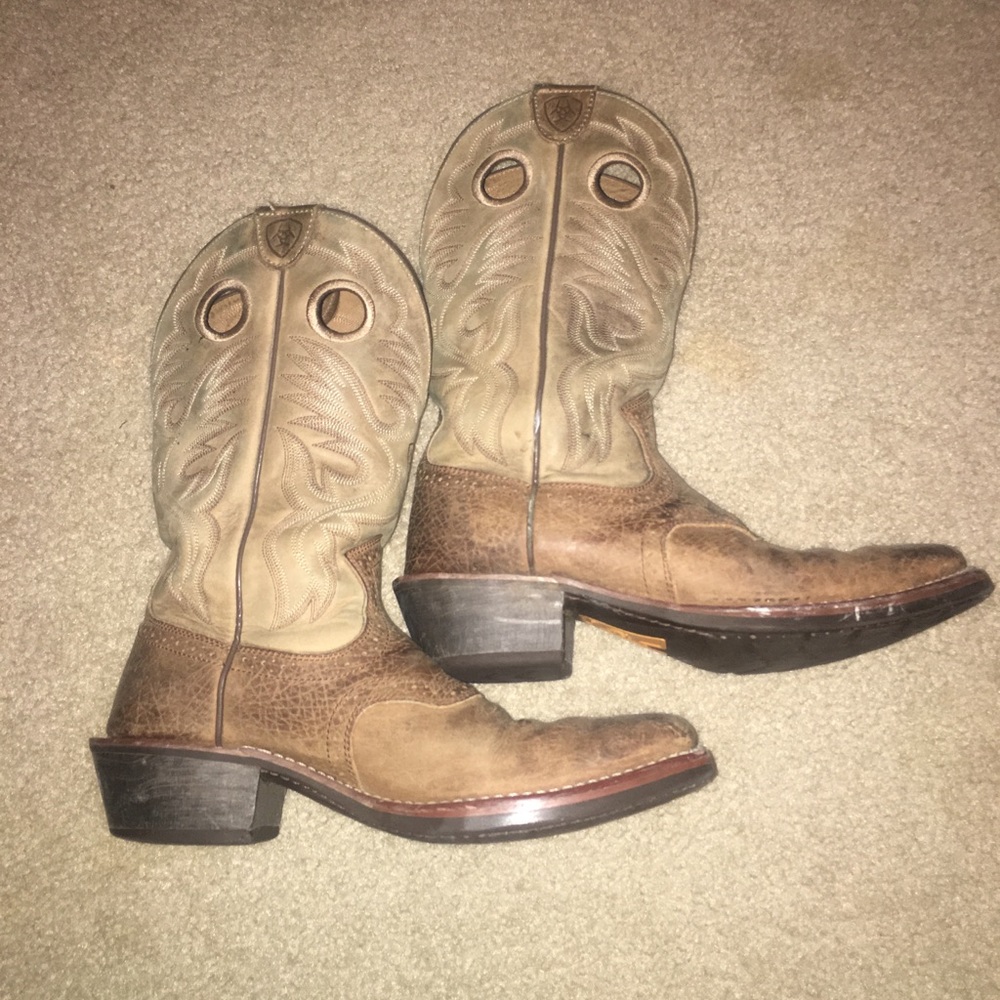 Ariat men’s cowboy boots